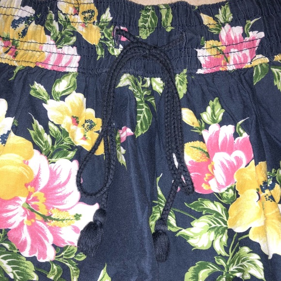 Hollister Floral Print Ruffle Skirt Size S - Picture 3 of 6